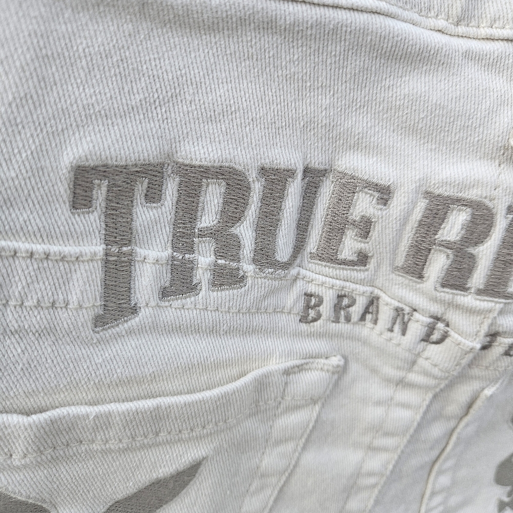 True Religion x Playboy Embroidered '90s Straight Leg Jeans - Picture 5 of 11